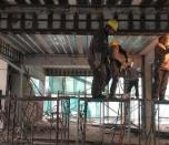 在进行兴义碳纤维加固时应该如何选材？